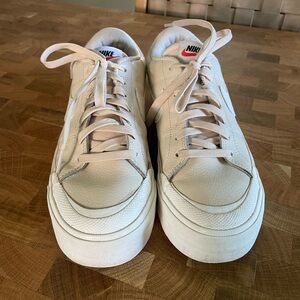 Nike Court Legacy Lift